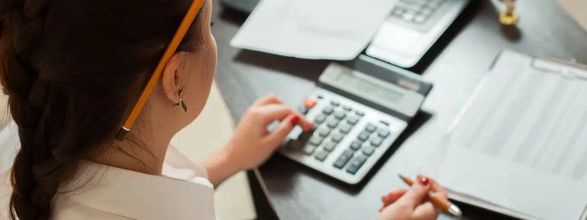 How to Calculate Your Title Pawn Estimate and Find the Value of Your Car Title Online